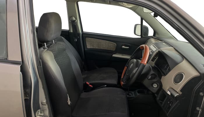 2016 Maruti Wagon R 1.0 VXI AMT, CNG, Automatic, 79,392 km, Right Side Front Door Cabin