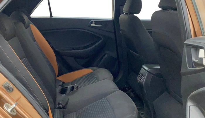 2016 Hyundai i20 Active 1.2 S, Petrol, Manual, 1,00,921 km, Right Side Rear Door Cabin