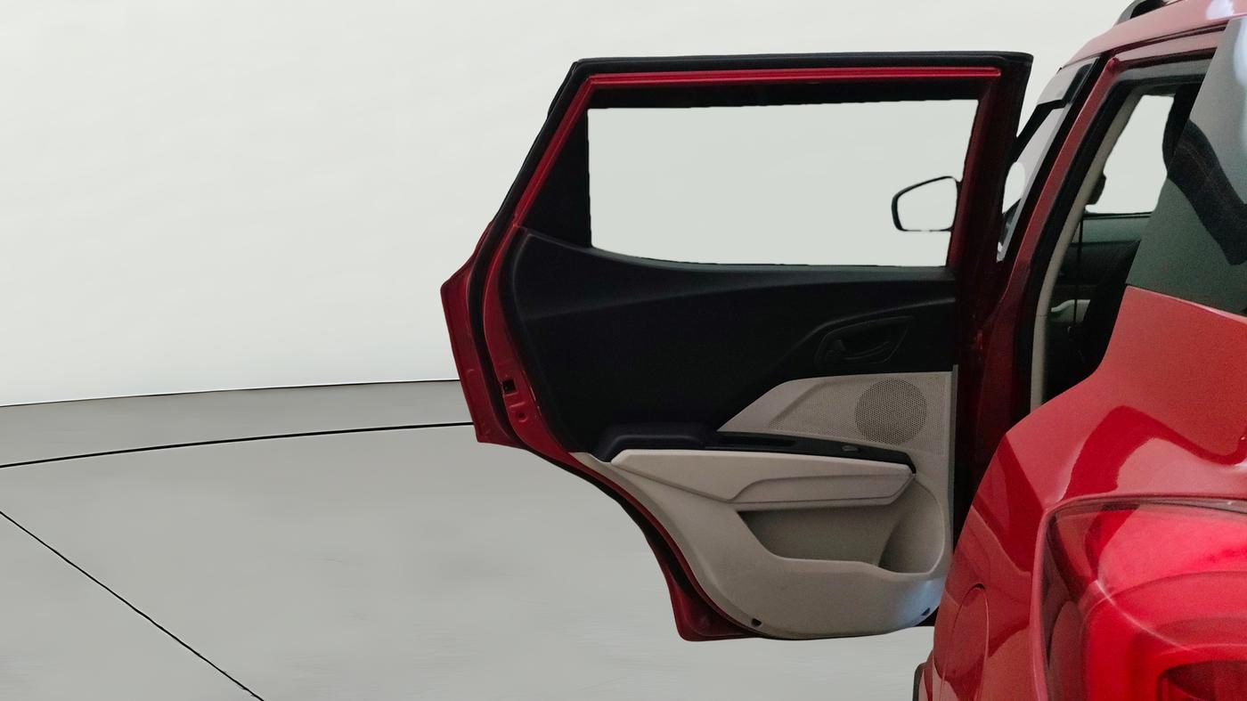 2022 Mahindra XUV300 W6 1.2 PETROL AMT, Petrol, Automatic, 23,631 km, LHS Rear Door