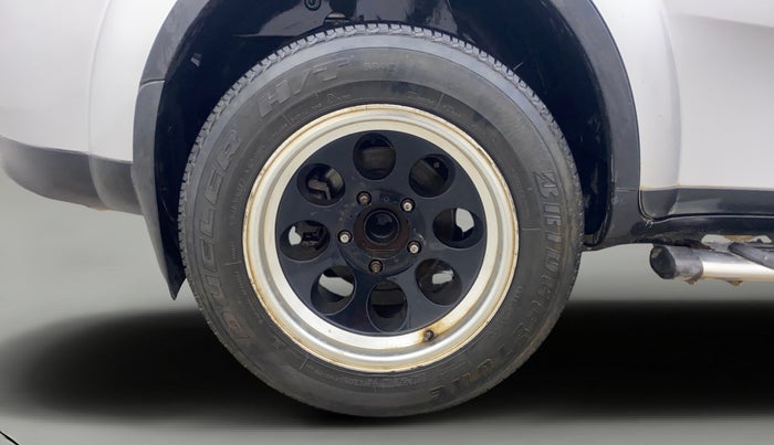 2013 Mahindra XUV500 W6, Diesel, Manual, 1,20,365 km, Right Rear Wheel