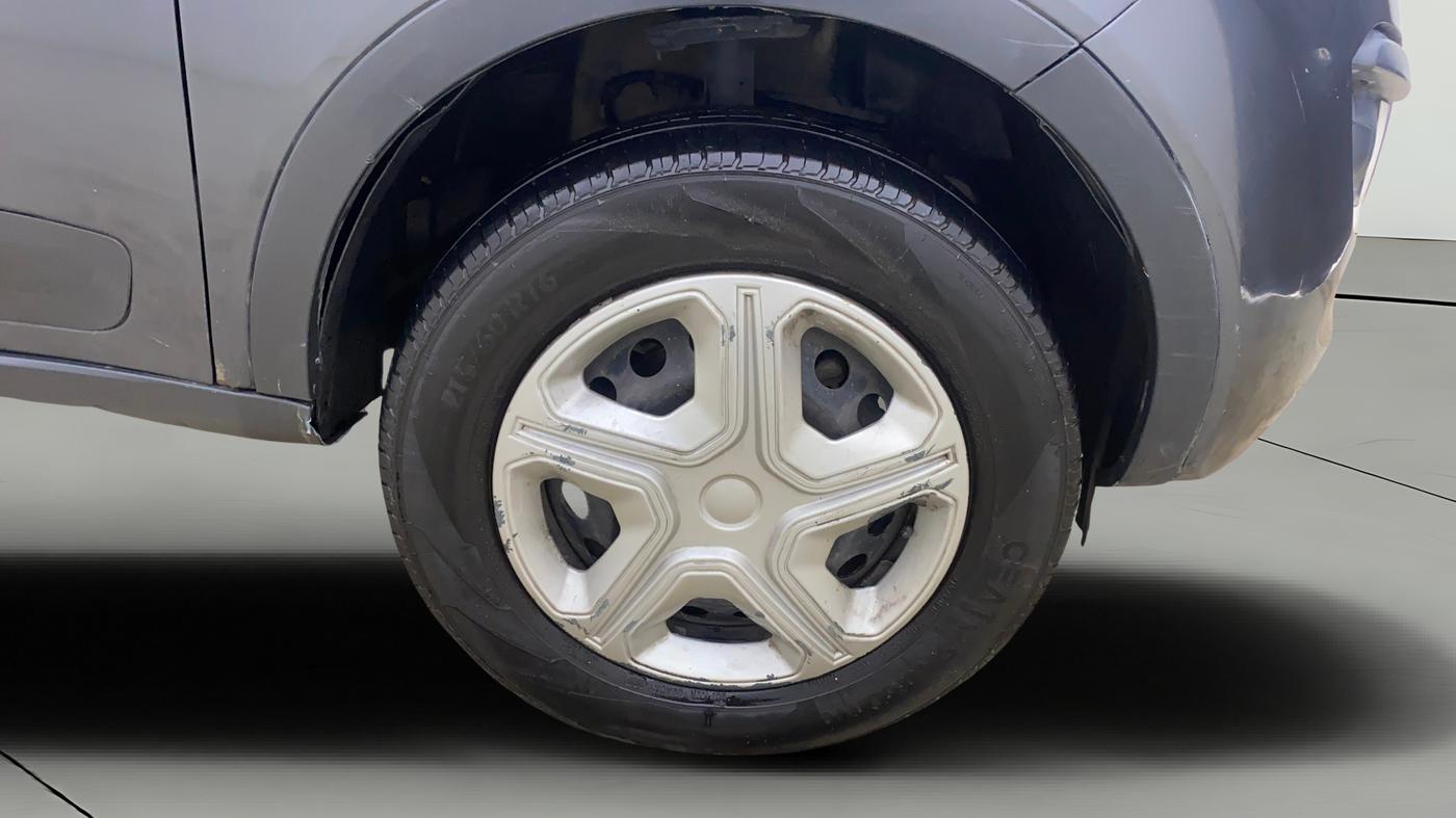 2018 Tata NEXON XM PETROL, CNG, Manual, 1,19,233 km, Right Front Wheel