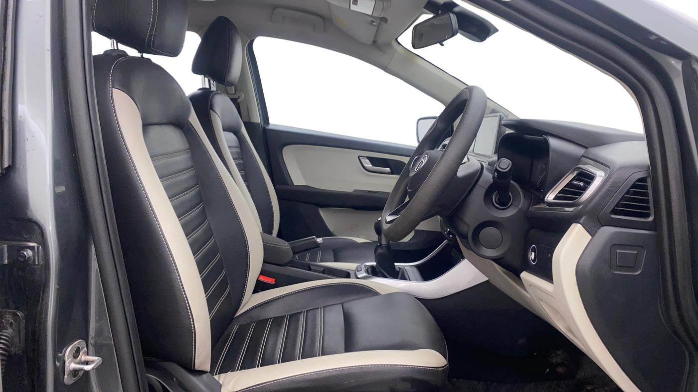 2021 Tata ALTROZ XZ DIESEL, Diesel, Manual, 76,625 km, Right Side Front Door Cabin
