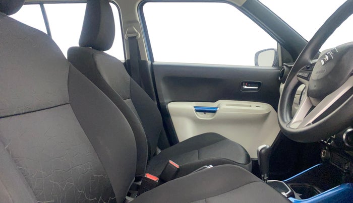 2018 Maruti IGNIS ALPHA 1.2 AMT DUAL TONE, Petrol, Automatic, 75,994 km, Right Side Front Door Cabin