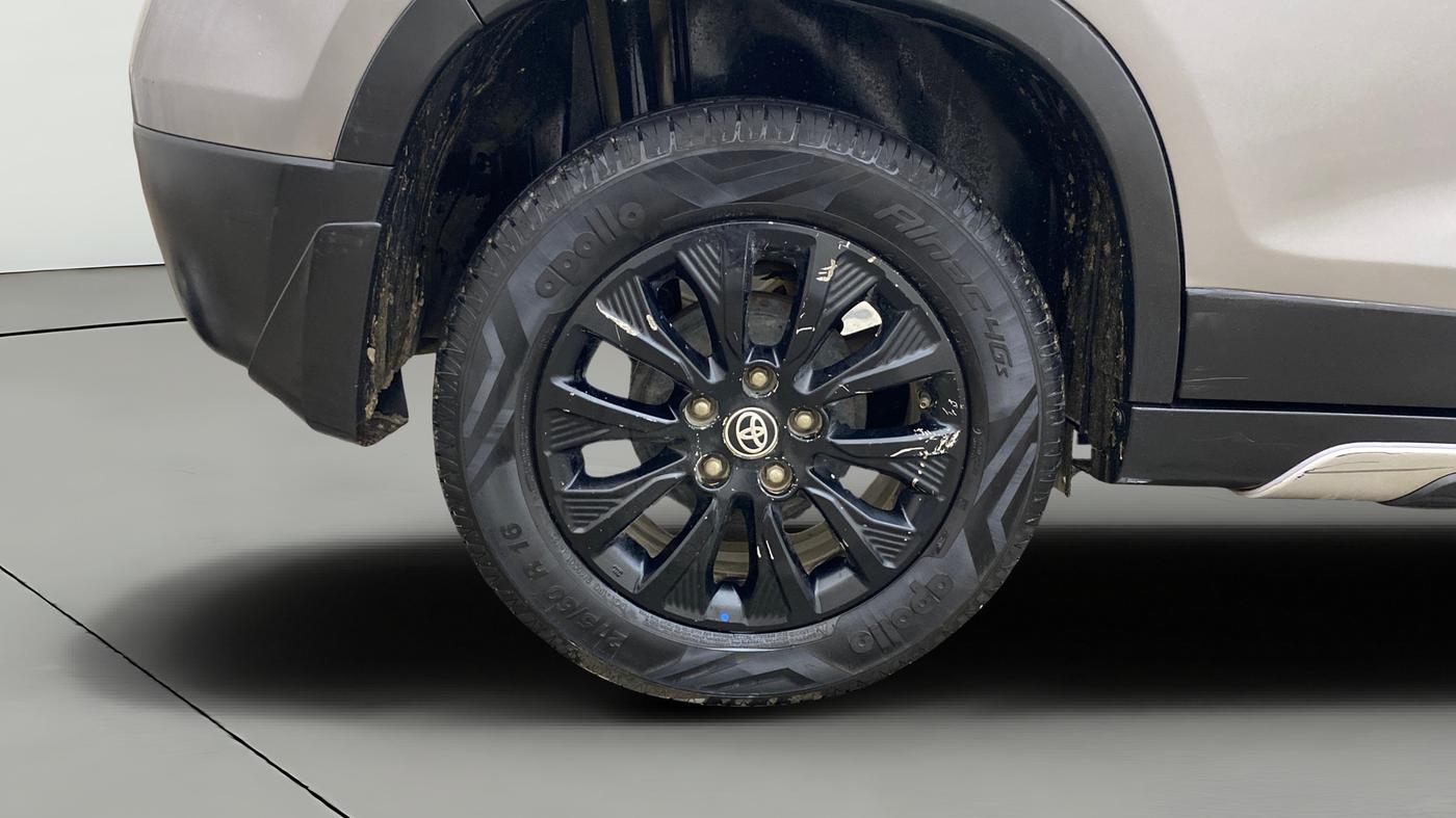 2021 Toyota URBAN CRUISER HIGH GRADE MT, Petrol, Manual, 1,00,845 km, Right Rear Wheel