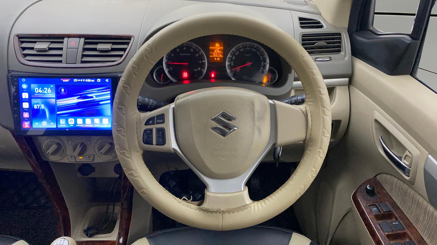 2013 Maruti Ertiga ZXI, Petrol, Manual, 70,518 km, Steering Wheel Close Up