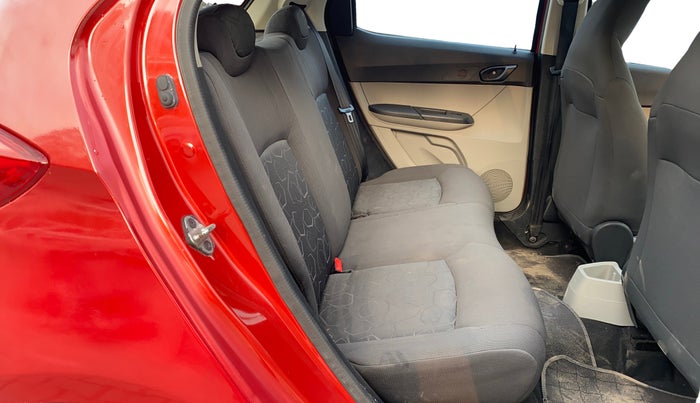 2016 Tata Tiago XT PETROL, Petrol, Manual, 82,724 km, Right Side Rear Door Cabin