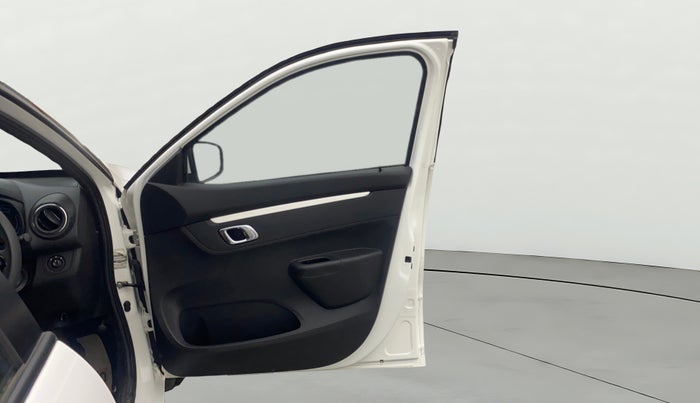 2024 Renault Kwid CLIMBER AMT 1.0, Petrol, Automatic, 5,049 km, RHS Front Door