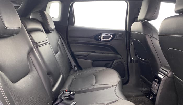 2022 Jeep Compass MODEL S (O) DIESEL 4X4 AT, Diesel, Automatic, 62,878 km, Right Side Rear Door Cabin