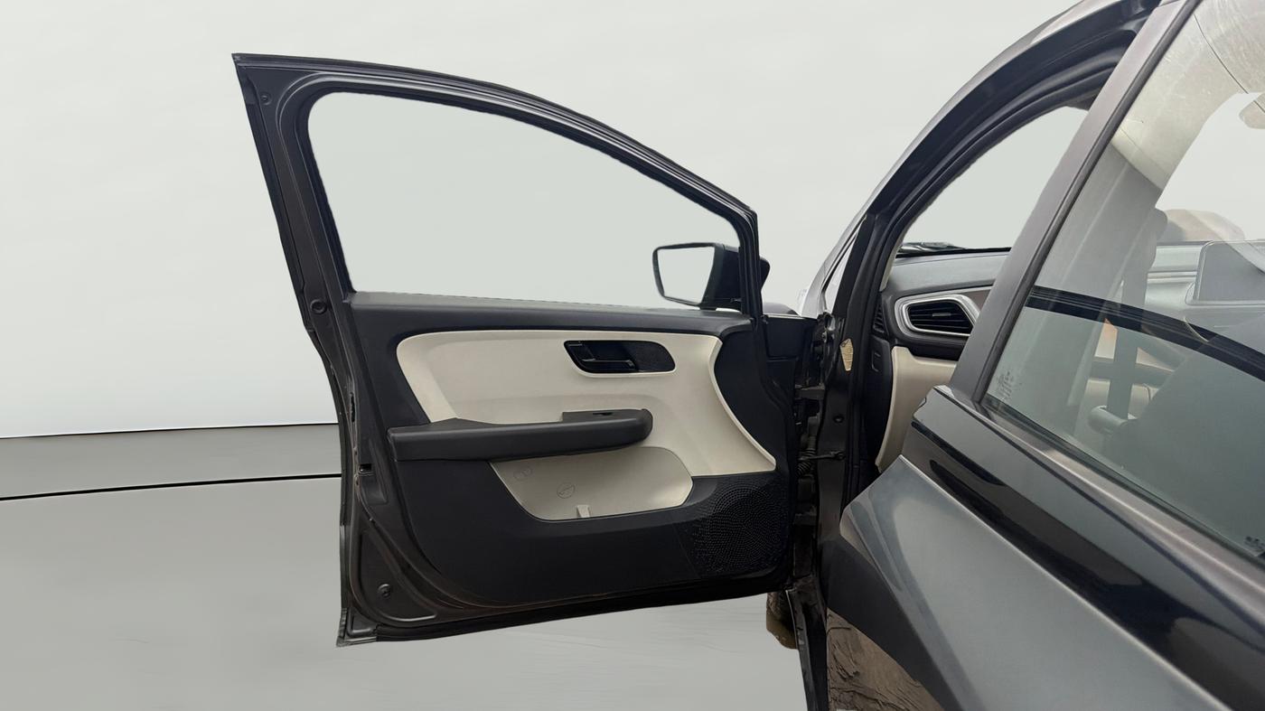 2022 Tata ALTROZ XT PETROL, Petrol, Manual, 57,572 km, LHS Front Door