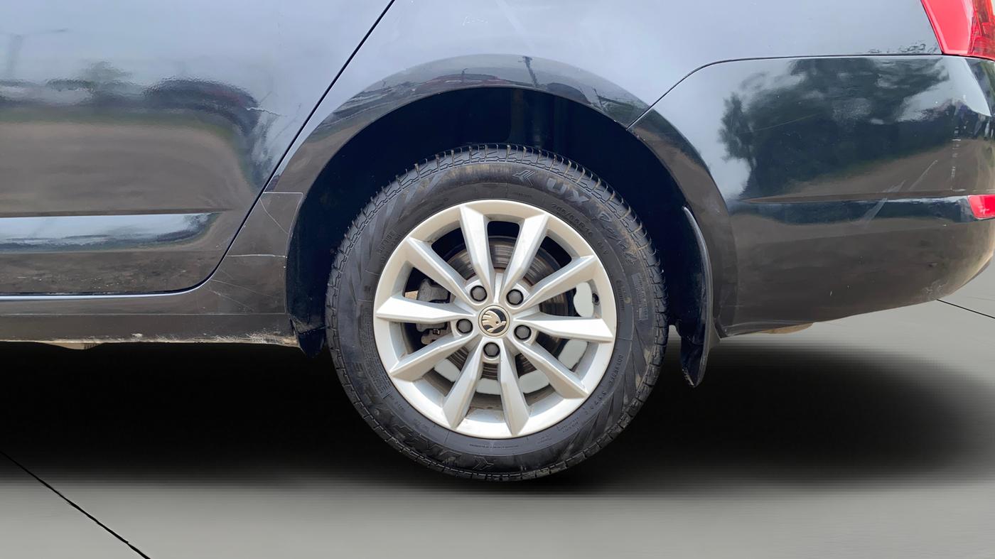 2014 Skoda Octavia ELEGANCE 1.8 TSI AT, Petrol, Automatic, 89,206 km, Left Rear Wheel