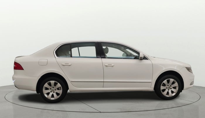 2013 Skoda Superb ELEGANCE 2.0 TDI CR AT, Diesel, Automatic, 68,183 km, Right Side View