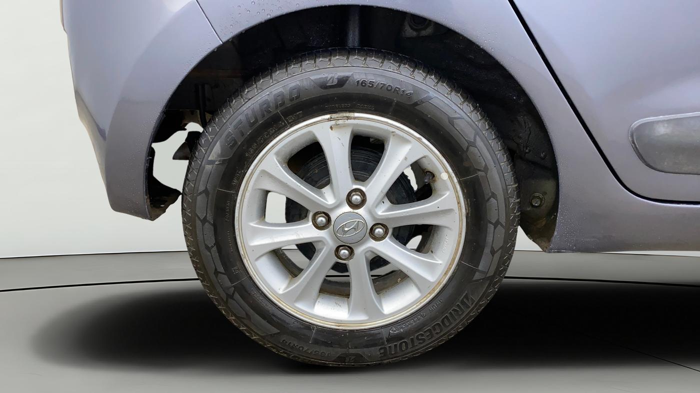 2015 Hyundai Grand i10 ASTA AT 1.2 KAPPA VTVT, Petrol, Automatic, 1,16,432 km, Right Rear Wheel