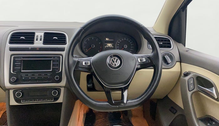 2015 Volkswagen Vento HIGHLINE 1.6 MPI, Petrol, Manual, 47,507 km, Steering Wheel Close Up