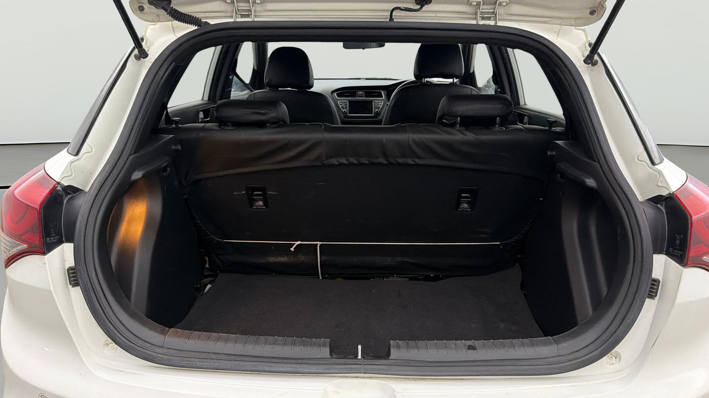 2019 Hyundai i20 Active 1.2 SX, Petrol, Manual, 53,069 km, Boot Open Zoomed View