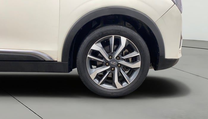 2021 Mahindra XUV300 W8 (O) 1.5 DIESEL AMT, Diesel, Automatic, 79,822 km, Right Front Wheel