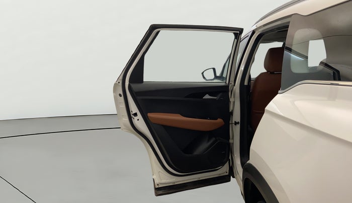 2021 MG HECTOR PLUS SELECT 2.0 DIESEL TURBO MT 7-STR, Diesel, Manual, 54,471 km, LHS Rear Door