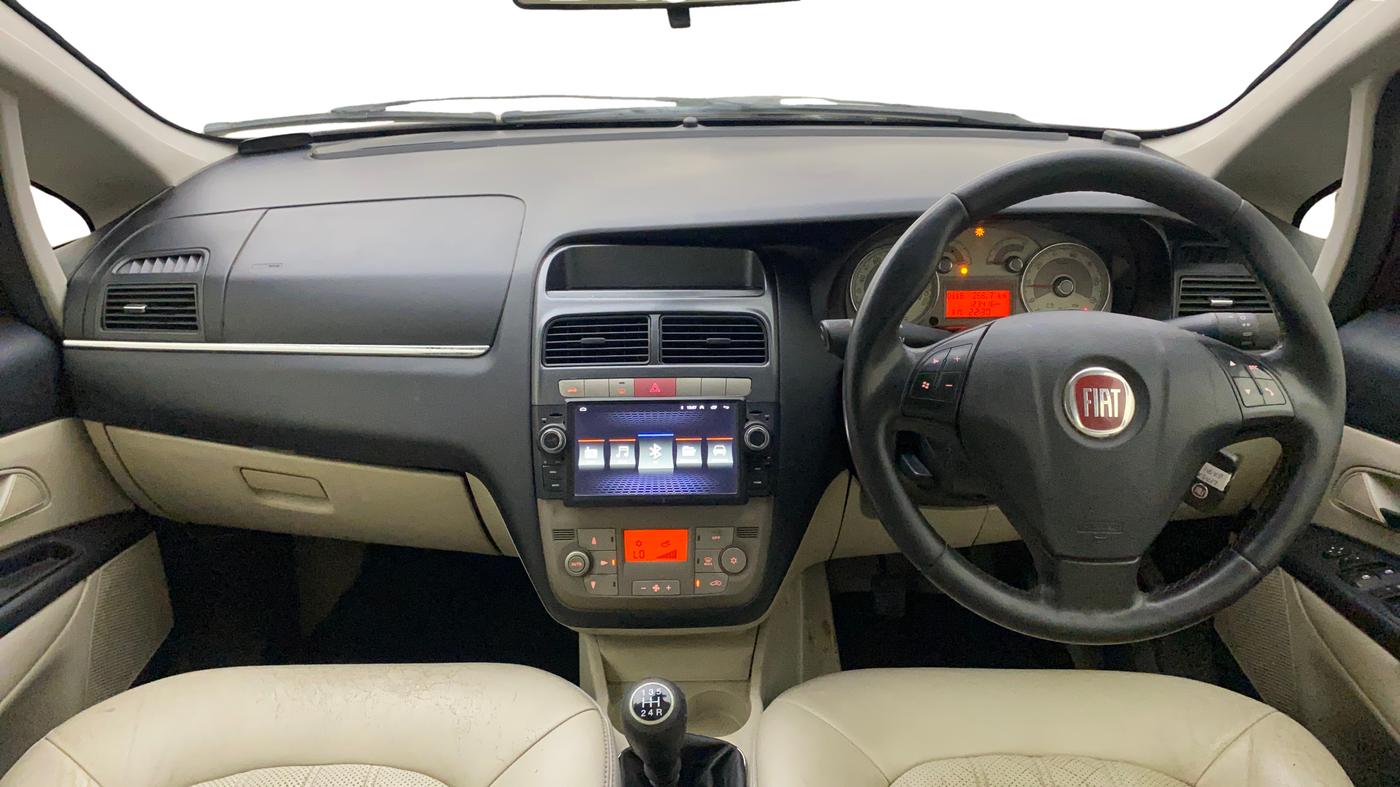 2013 Fiat Linea EMOTION 1.3, Diesel, Manual, 1,23,382 km, Dashboard