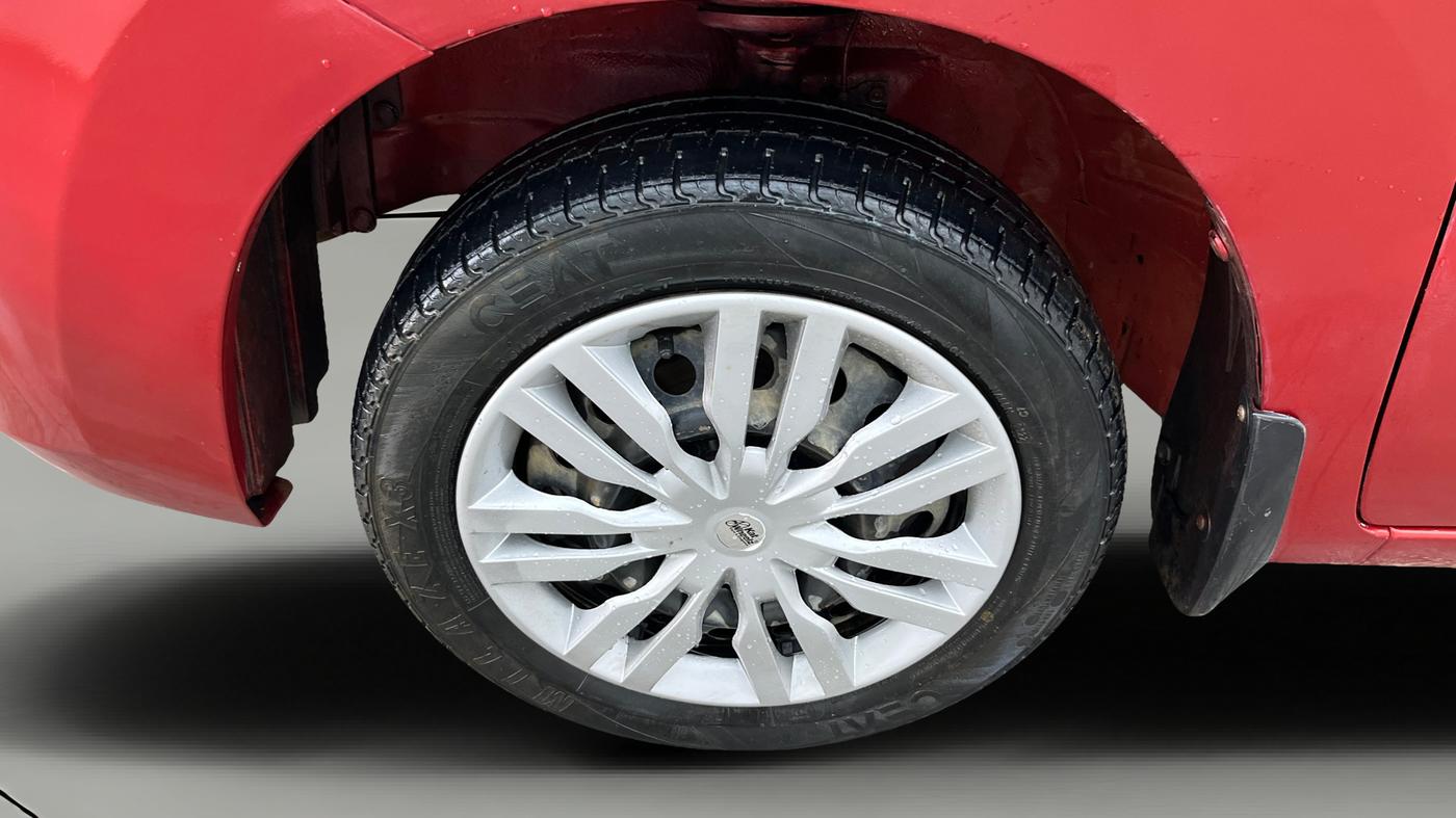 2014 Maruti Wagon R 1.0 VXI, Petrol, Manual, 42,453 km, Left Front Wheel