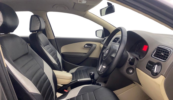 2013 Volkswagen Vento HIGHLINE 1.6 MPI, Petrol, Manual, 51,547 km, Right Side Front Door Cabin