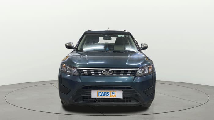 2022 Mahindra XUV300 W6 1.2 PETROL, Petrol, Manual, 39,615 km, Front
