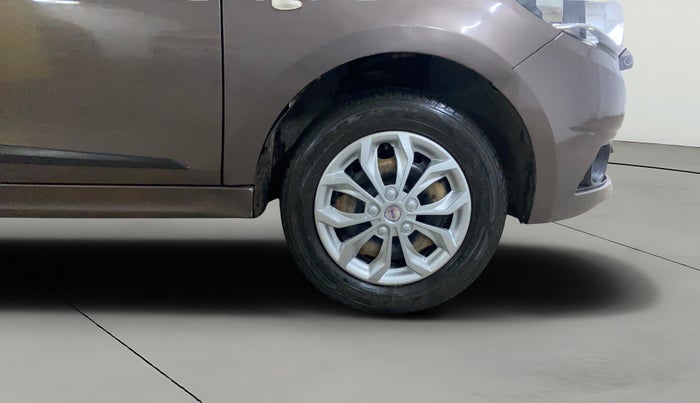 2018 Tata Tiago XT PETROL, CNG, Manual, 61,356 km, Right Front Wheel