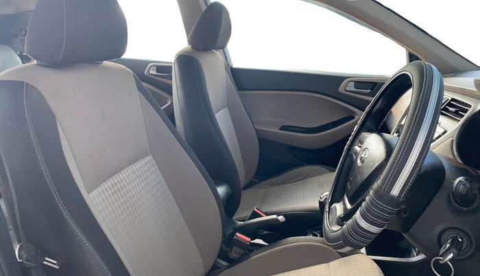 2018 Hyundai Elite i20 ASTA 1.4 CRDI, Diesel, Manual, 1,17,462 km, Right Side Front Door Cabin