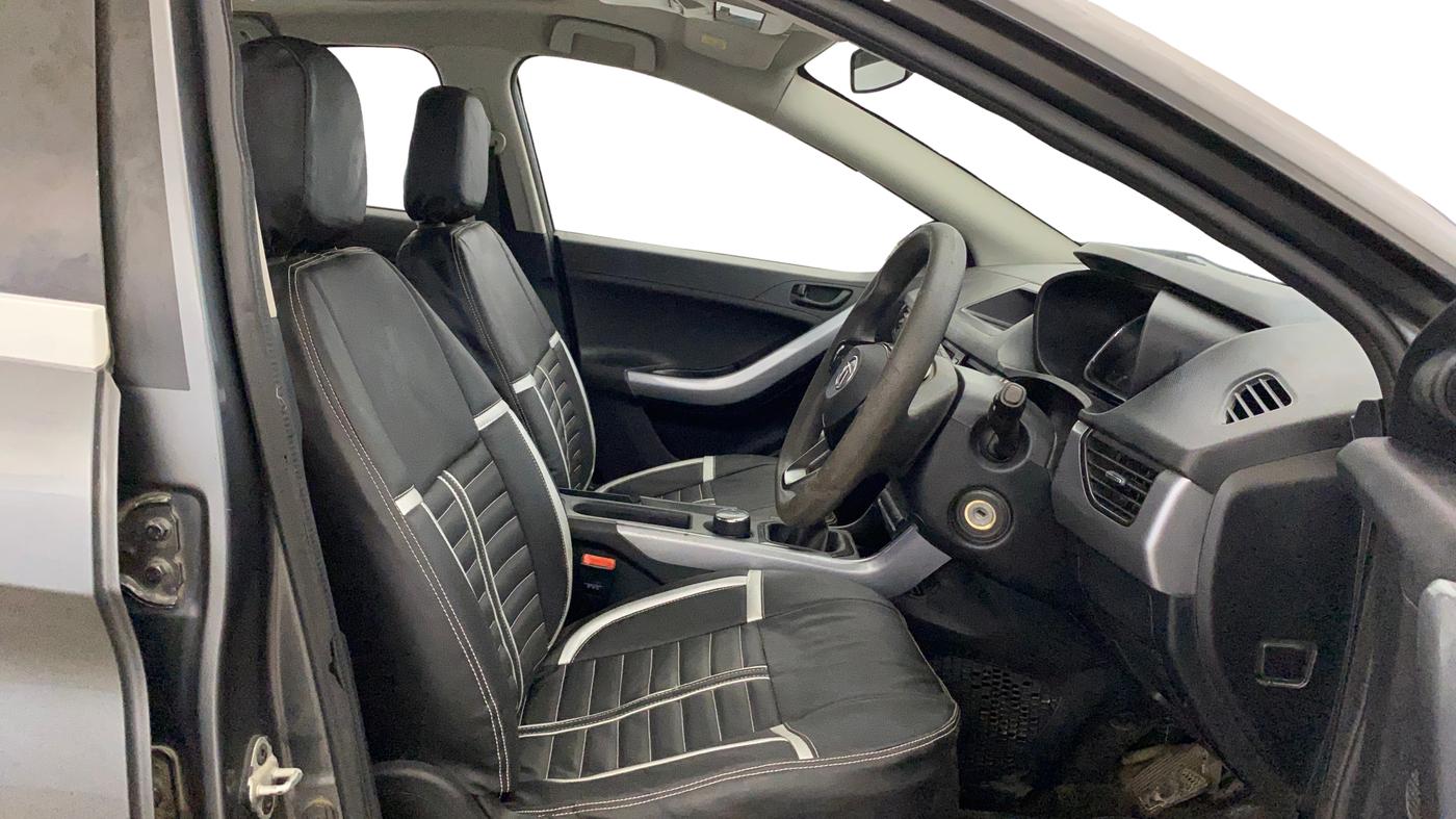 2020 Tata NEXON XM SUNROOF PETROL, Petrol, Manual, 60,788 km, Right Side Front Door Cabin