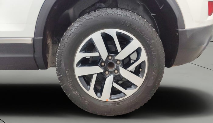 2022 Tata Harrier XZ PLUS 2.0L, Diesel, Manual, 97,048 km, Left Rear Wheel