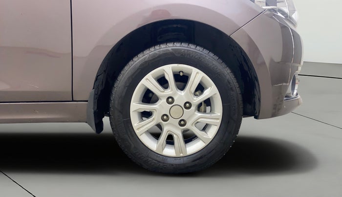 2017 Tata Tiago XZA PETROL, Petrol, Automatic, 69,993 km, Right Front Wheel