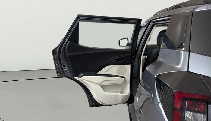 2024 Mahindra XUV 3XO MX3 Pro 1.2 L TCMPFi, Petrol, Manual, 17,317 km, LHS Rear Door