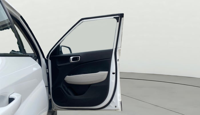 2023 Hyundai VENUE S 1.2, Petrol, Manual, 22,139 km, RHS Front Door