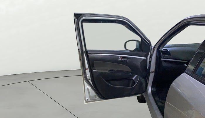 2013 Maruti Swift VXI, Petrol, Manual, 1,06,648 km, LHS Front Door
