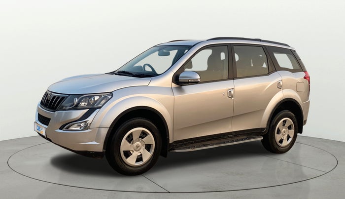 2017 Mahindra XUV500 W6, Diesel, Manual, 1,18,431 km, Left Front Diagonal