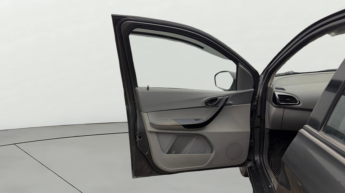 2022 Tata TIGOR XZ CNG, CNG, Manual, 78,340 km, LHS Front Door