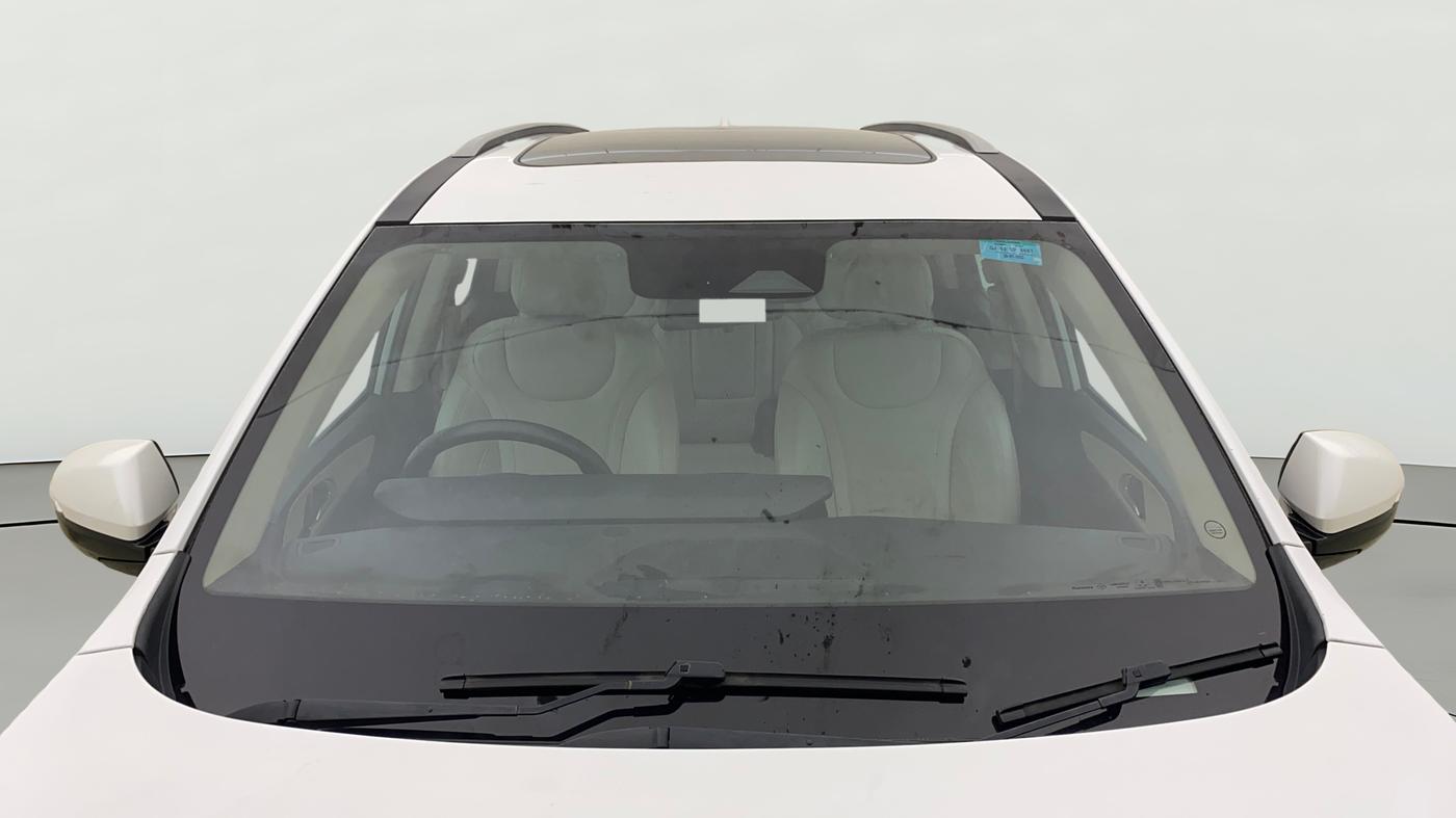2022 Mahindra XUV700 AX 7 LUXURY P AT 7 STR, Petrol, Automatic, 63,719 km, Front Windshield