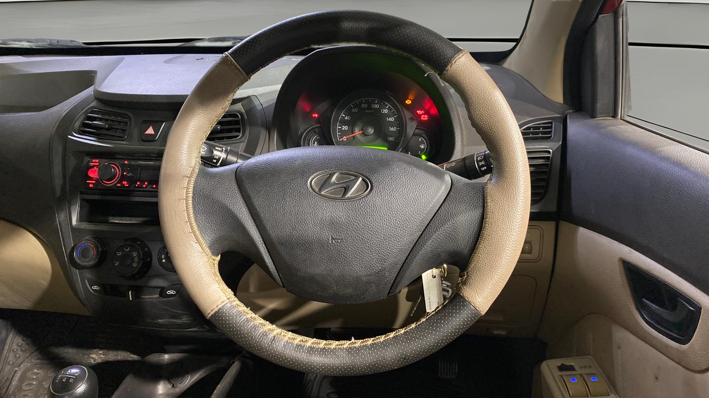 2016 Hyundai Eon D-LITE+, Petrol, Manual, 28,497 km, Steering Wheel Close Up