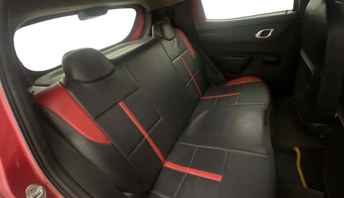 2018 Renault Kwid RXT 1.0 AMT (O), CNG, Automatic, 61,268 km, Right Side Rear Door Cabin