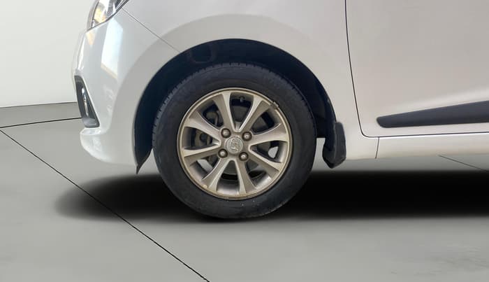 2016 Hyundai Grand i10 ASTA AT 1.2 KAPPA VTVT, Petrol, Automatic, 73,929 km, Left Front Wheel