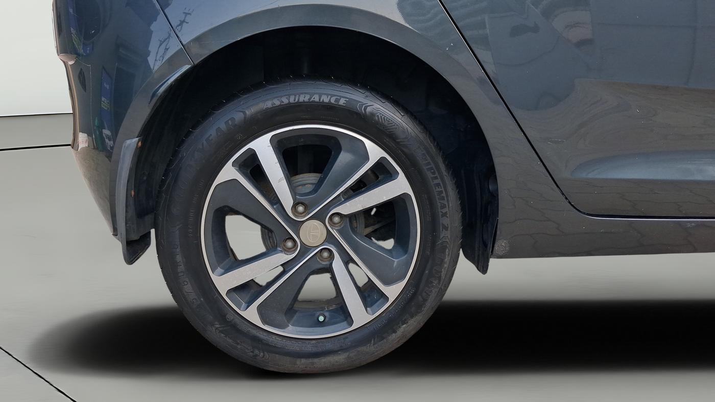 2021 Tata ALTROZ XZ PETROL, CNG, Manual, 63,893 km, Right Rear Wheel
