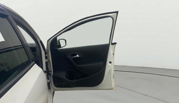 2015 Volkswagen Polo COMFORTLINE 1.2L, Petrol, Manual, 67,232 km, RHS Front Door