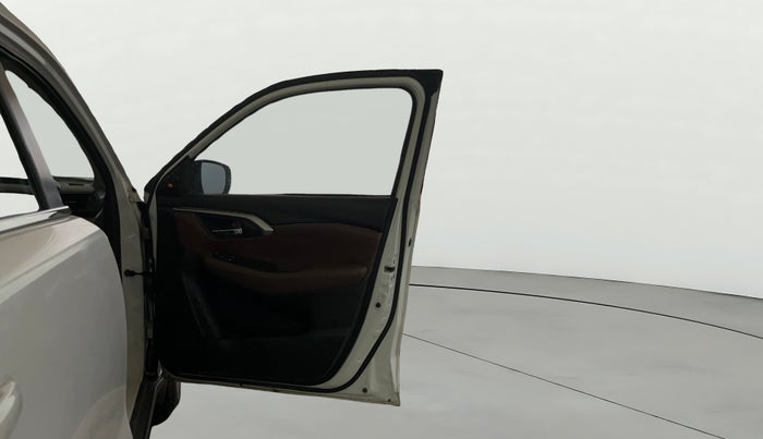 2024 Maruti Grand Vitara SIGMA SMART HYBRID, Petrol, Manual, 29,606 km, RHS Front Door