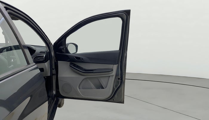 2022 Tata Tiago XT CNG, CNG, Manual, 75,705 km, RHS Front Door