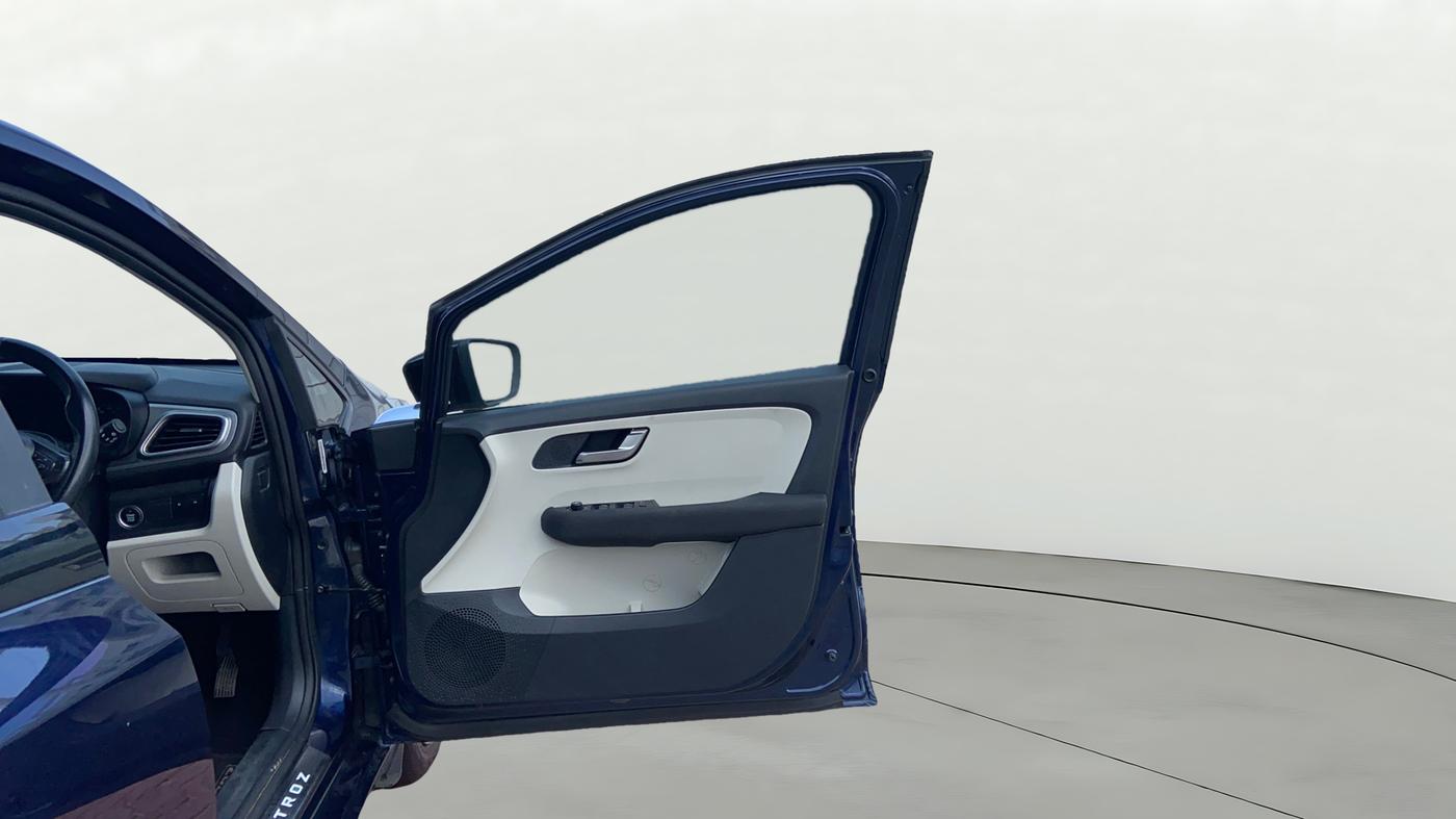 2022 Tata ALTROZ XZA PLUS, Petrol, Automatic, 24,271 km, RHS Front Door