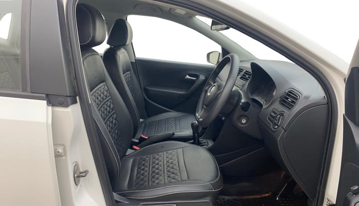 2017 Volkswagen Polo COMFORTLINE 1.2L, Petrol, Manual, 24,981 km, Right Side Front Door Cabin