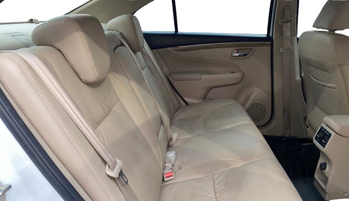 2021 Maruti Ciaz ALPHA  AT 1.5 SHVS PETROL, Petrol, Automatic, 33,910 km, Right Side Rear Door Cabin