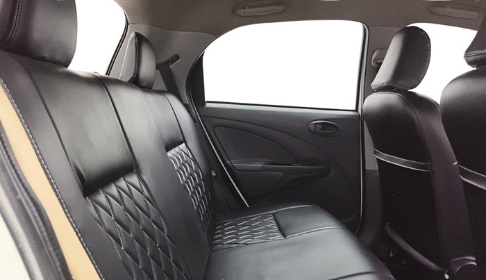 2013 Toyota Etios Liva GD, Diesel, Manual, 1,19,066 km, Right Side Rear Door Cabin