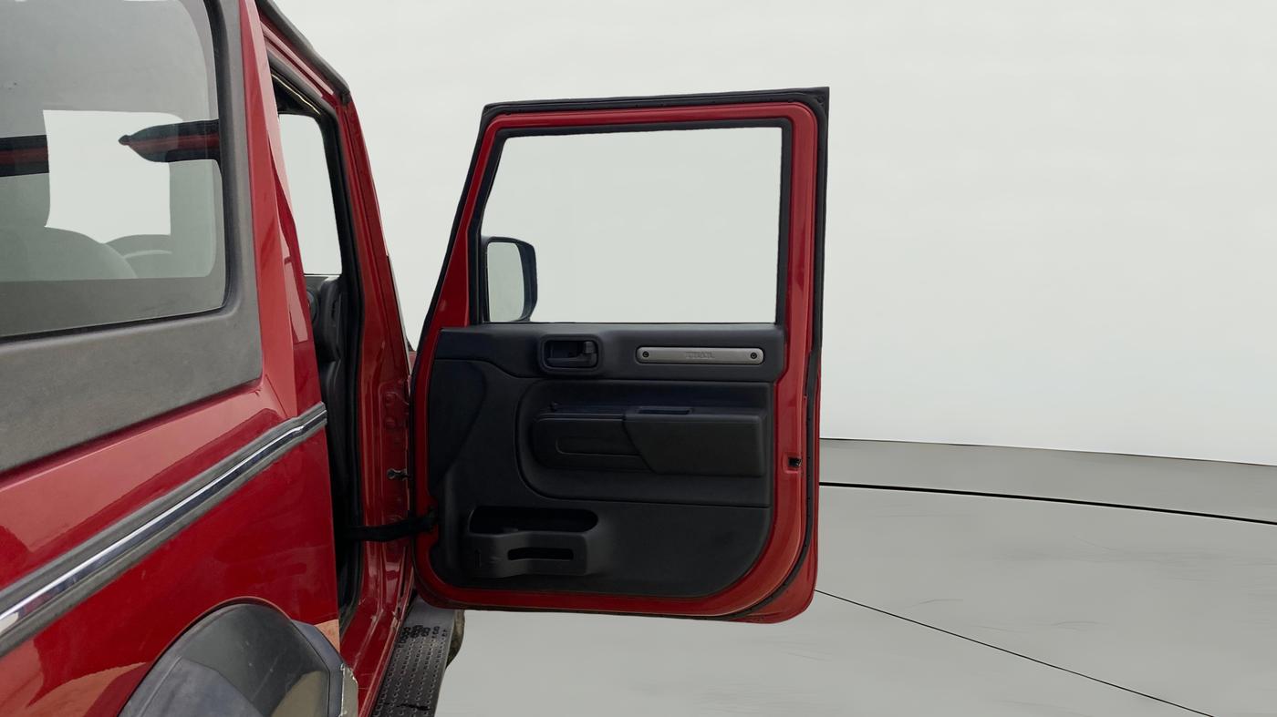 2021 Mahindra Thar LX PETROL HT 4WD AT, Petrol, Automatic, 33,980 km, RHS Front Door