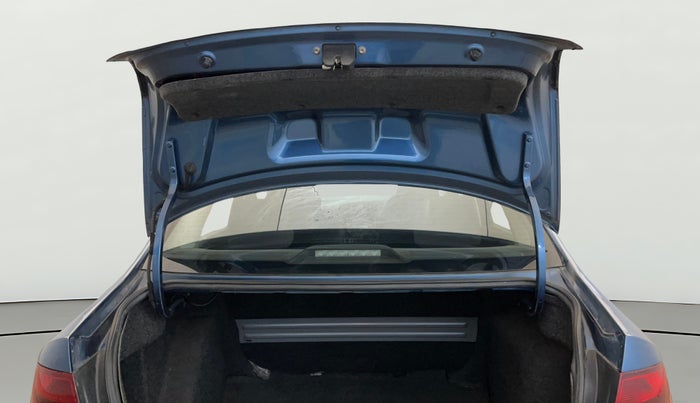 2017 Volkswagen Vento COMFORTLINE 1.6, Petrol, Manual, 75,158 km, Boot Door Open