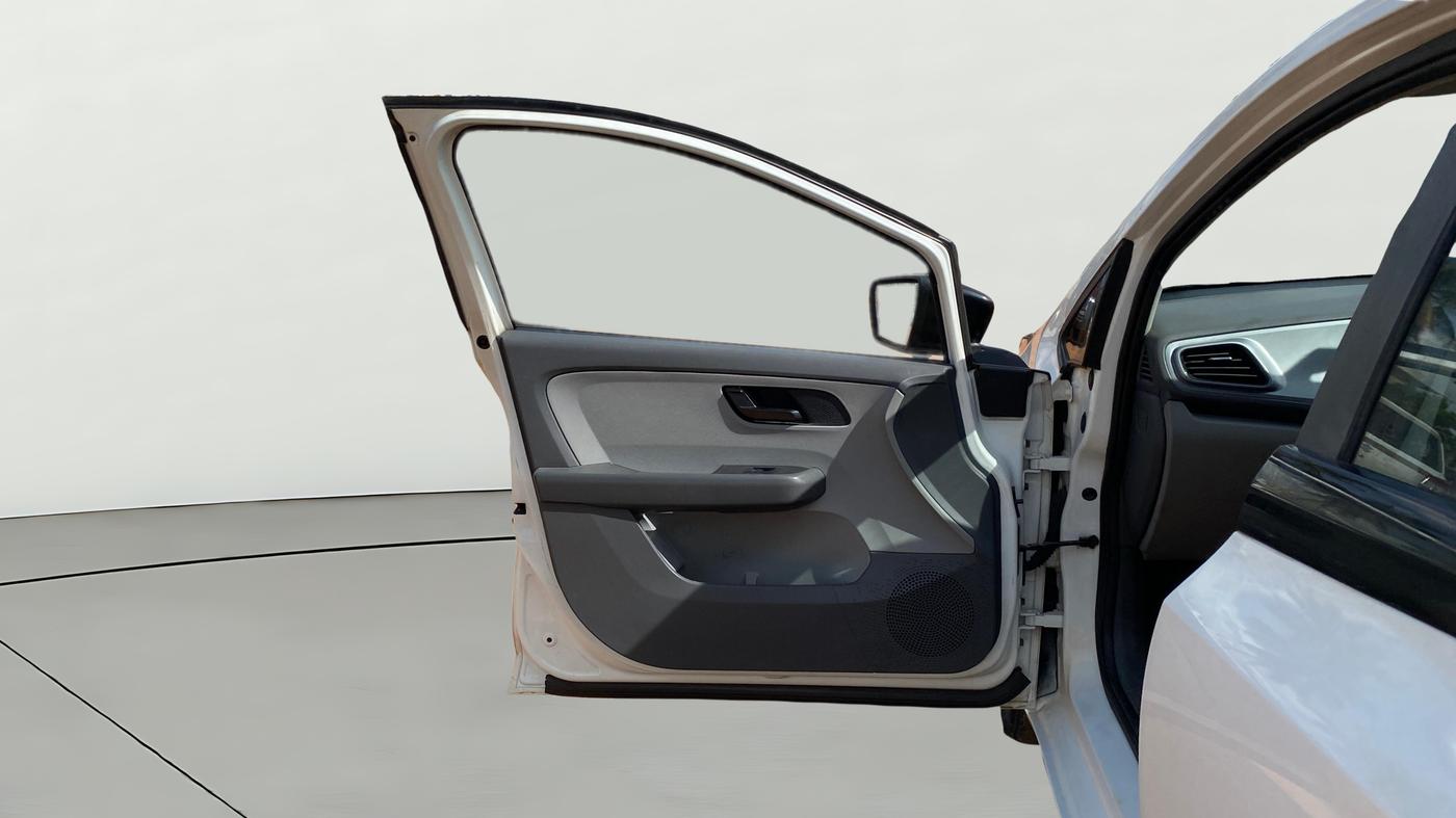 2020 Tata ALTROZ XM PETROL, Petrol, Manual, 1,20,795 km, LHS Front Door