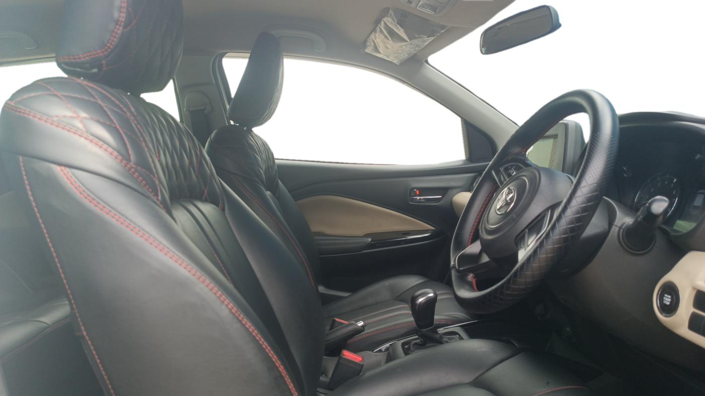 2023 Toyota Glanza G AMT, Petrol, Automatic, 49,555 km, Right Side Front Door Cabin